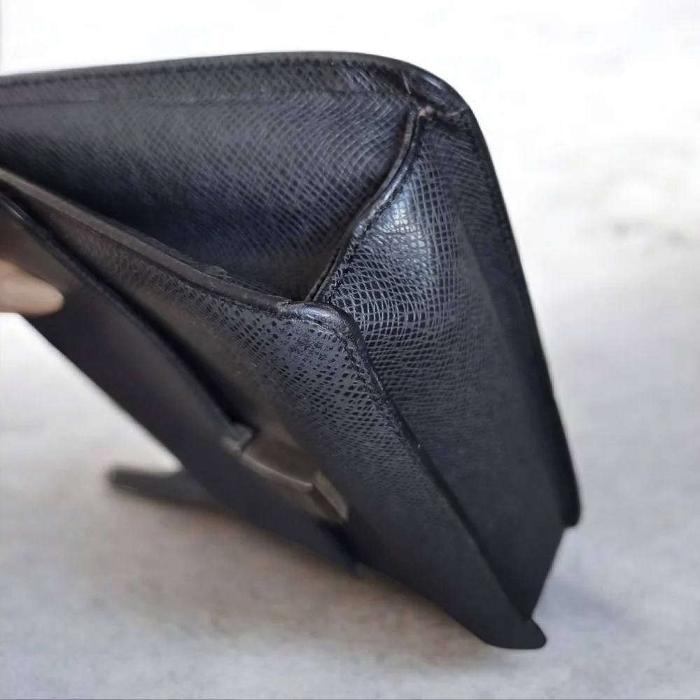 Authentic Louis Vuitton Taiga Selenga clutch